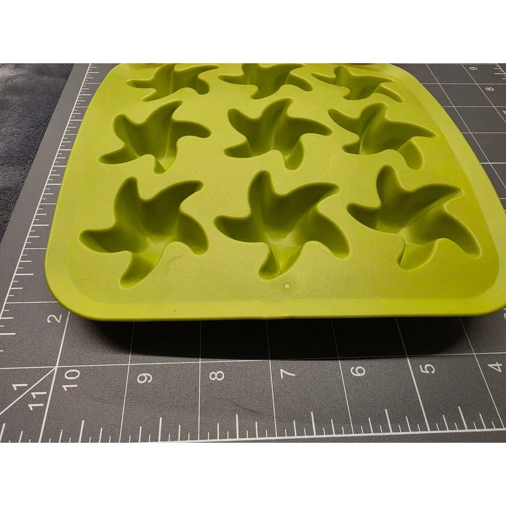 IKEA PLASTIS Silicone Ice Cube Tray Set Pink Heart & Lime Green Star 2 Pack